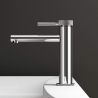Baterie lavoar EGO-Tiona Chrome, montaj pe lavoar, finisaj Crom, perlator aer, design deosebit Baterie lavoar EGO-Tiona Chrome, montaj pe lavoar, finisaj Crom, perlator aer, design deosebit