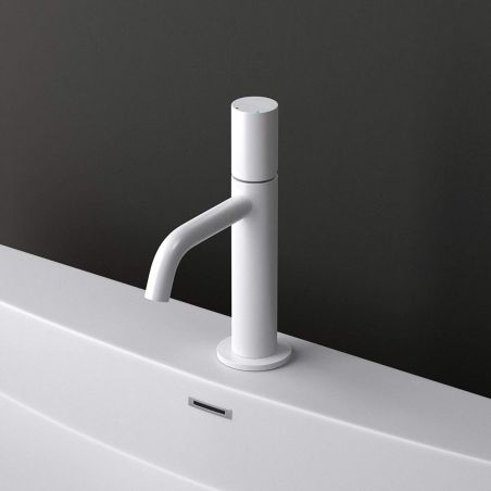 Baterie lavoar EGO-Nelly White, montaj pe lavoar, finisaj Alb Mat, perlator aer, design deosebit