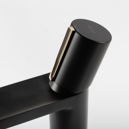 Baterie lavoar REA-Icon Low, montaj pe lavoar, finisaj negru mat-gold, perlator aer, design deosebit