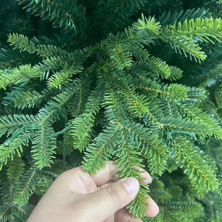 Brad de Craciun premium, Normandian PE, ramuri 3D, suport metalic inclus, 250 cm