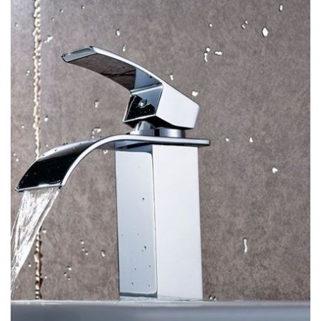 Baterie  lavoar FALCON 18 cm, aspect de cascada, montaj pe chiuveta, finisaj crom
