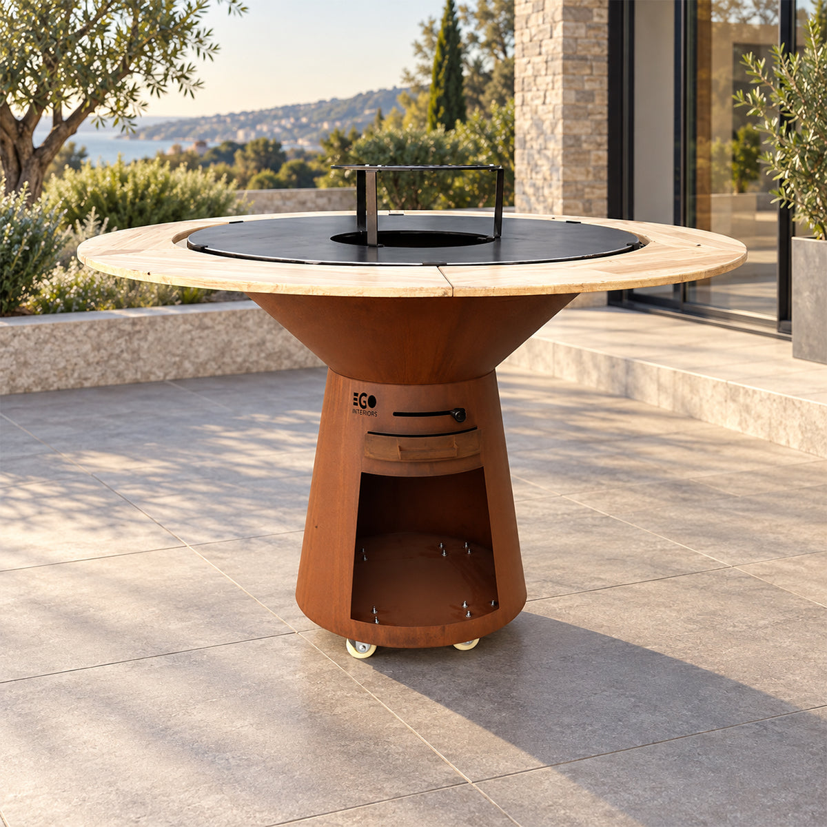 Gratar pe lemn, fonta, otel corten si lemn, Maro ruginiu, plita mare, spatiu depozitare lemne, roti transport, Ø100xH90 cm, Avangarde