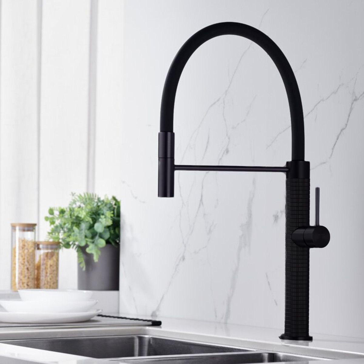 Baterie de bucatarie Filip, pipa flexibila si dus extractabil, inaltime 52 cm, culoare negru