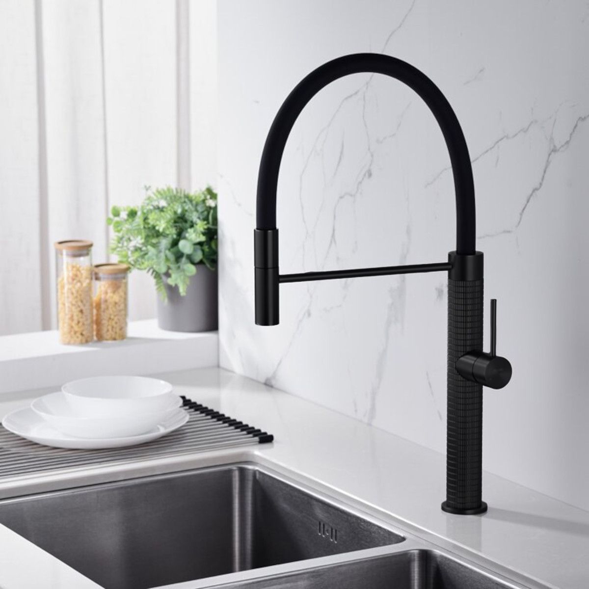 Baterie de bucatarie Filip, pipa flexibila si dus extractabil, inaltime 52 cm, culoare negru