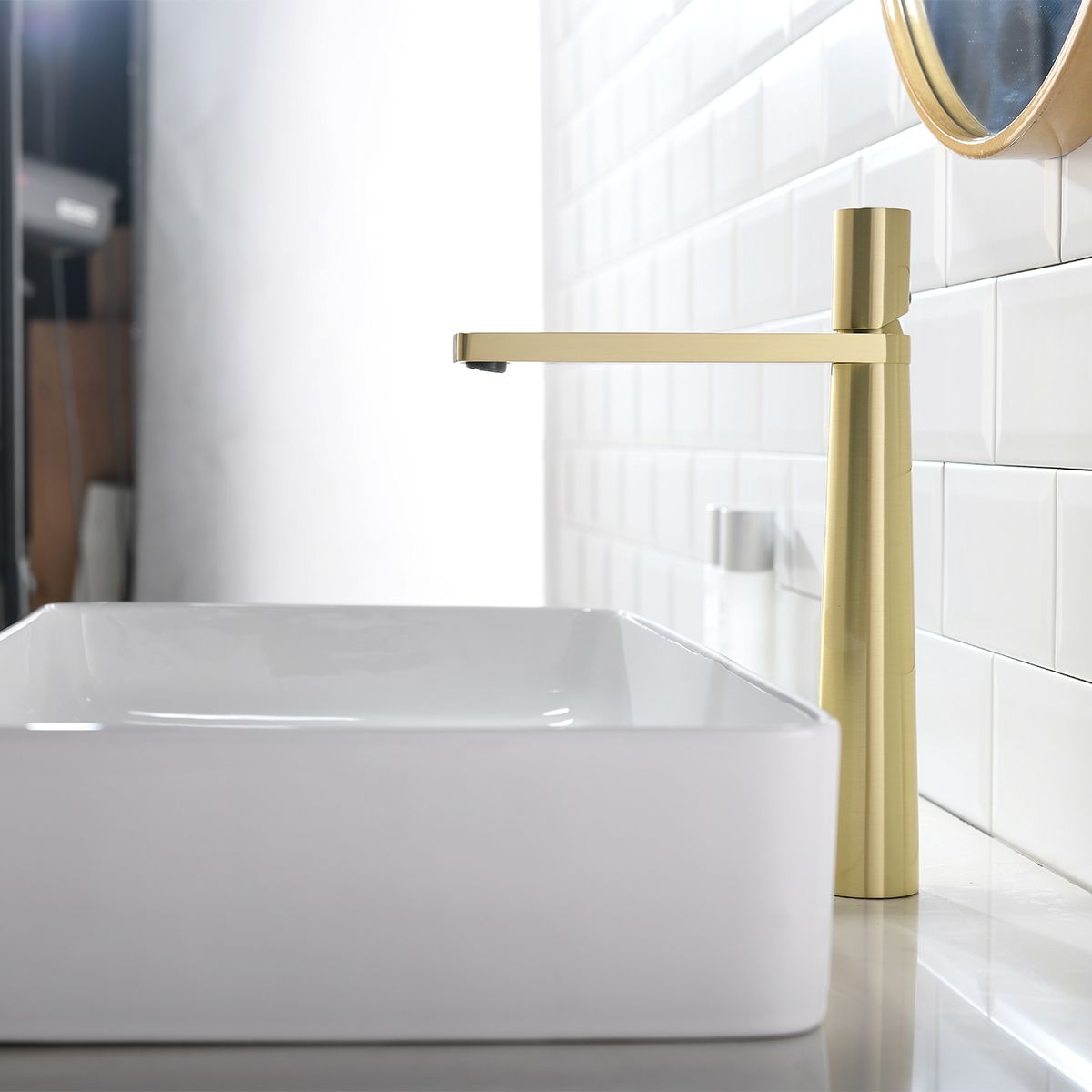 Baterie lavoar Pilar, Auriu Mat, inaltime 31.5 cm, montaj pe blat