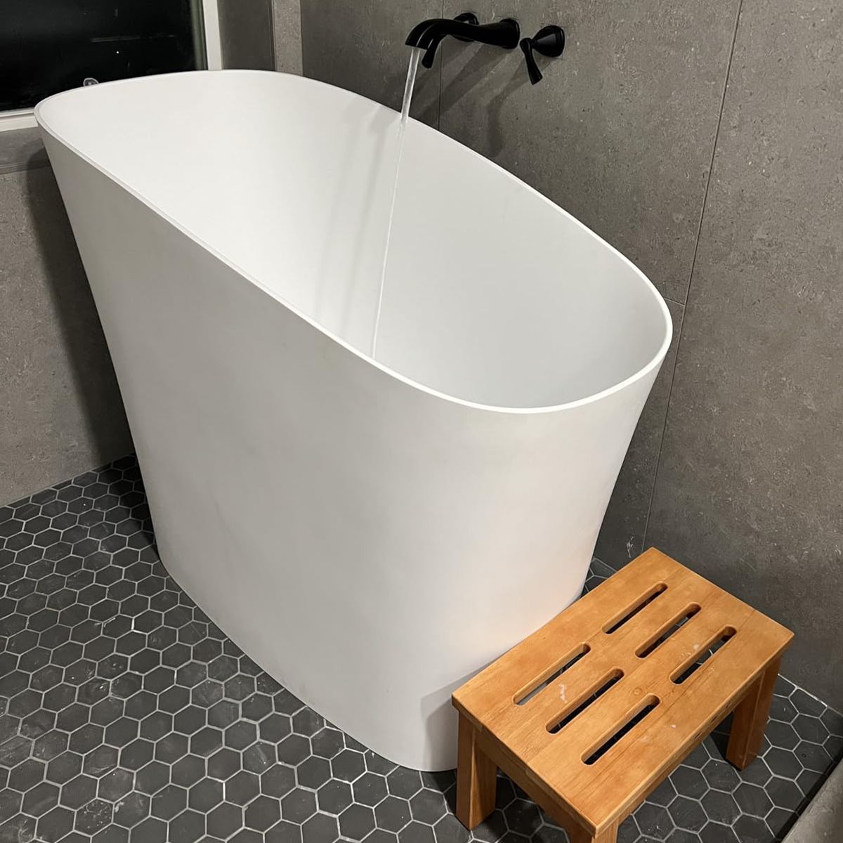 Cada tip japonez, compozit mineral, Alb Lucios, 120x58 cm, Izolare termica, ventil alb inclus, Freestanding, Sakura