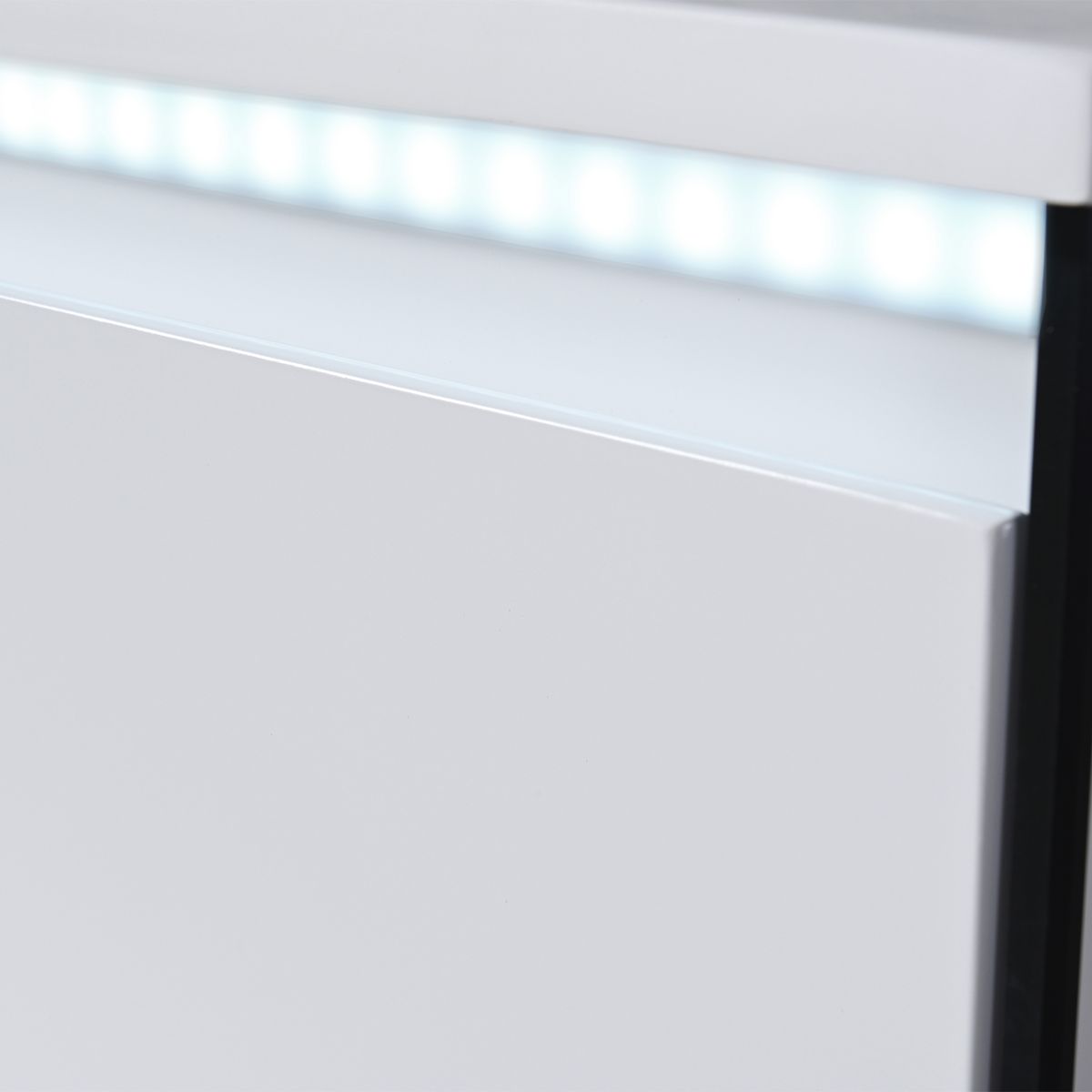 Mobilier baie cu lavoar din compozit corian, iluminare cu banda Led, inchidere Soft Close, dimensiune : 90x52 cm, Halo