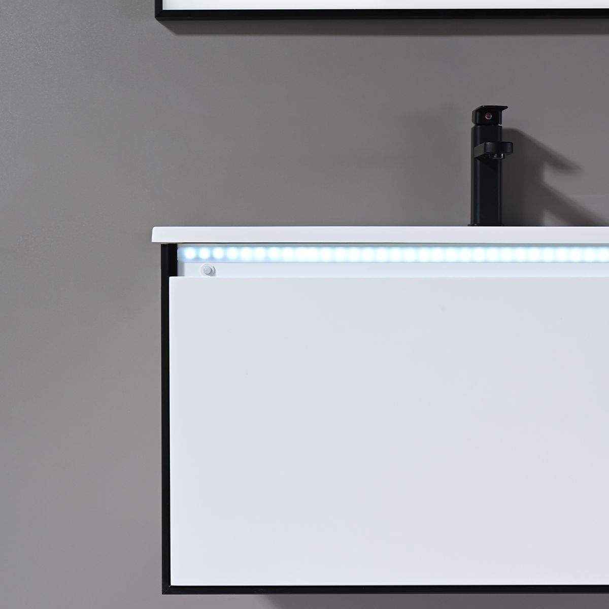 Mobilier baie cu lavoar din compozit corian, iluminare cu banda Led, inchidere Soft Close, dimensiune : 90x52 cm, Halo