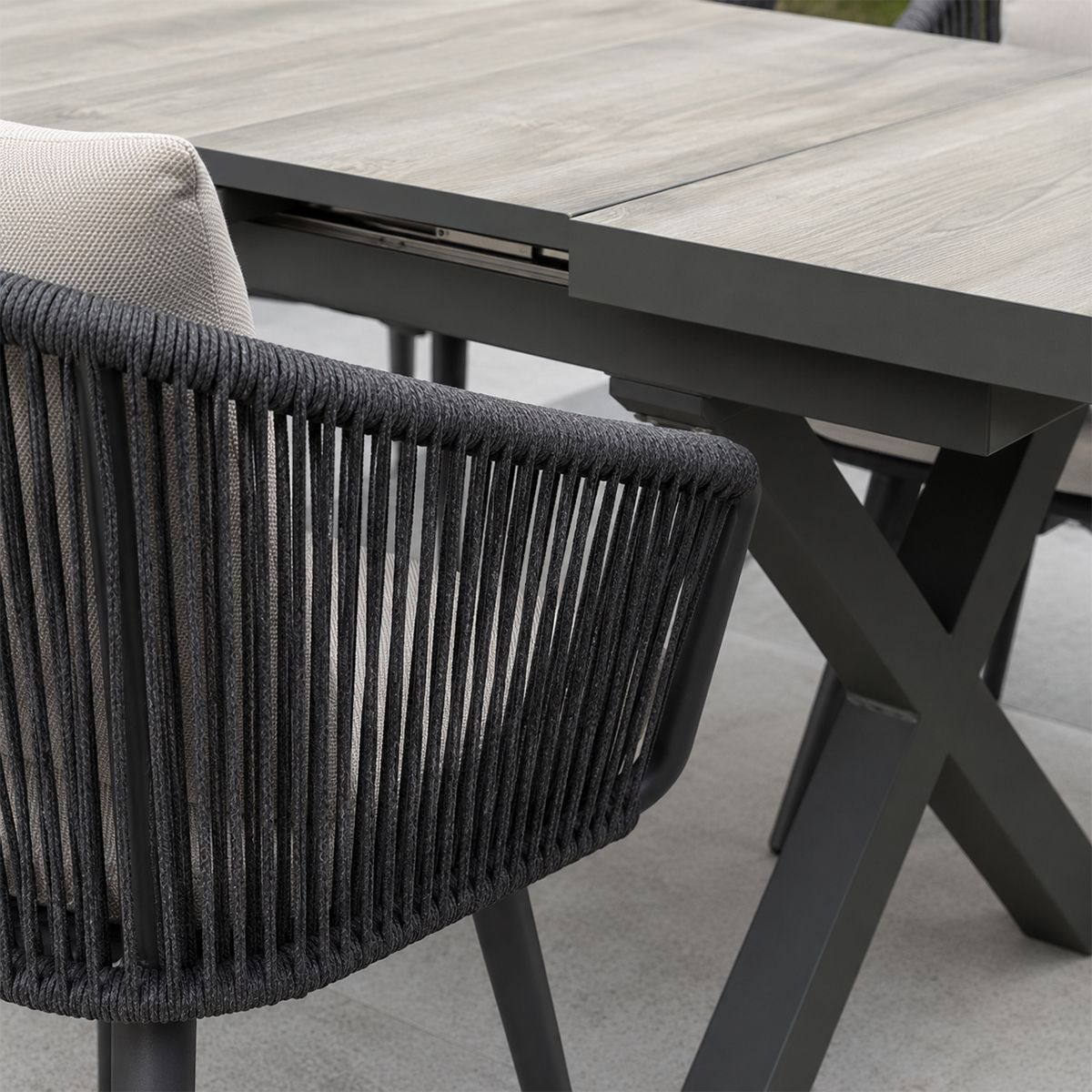 Set mobilier, masa extensibila cu blat de piatra, 6 persoane, gradina sau terasa, aluminiu, impletitura tip funie, Maldives