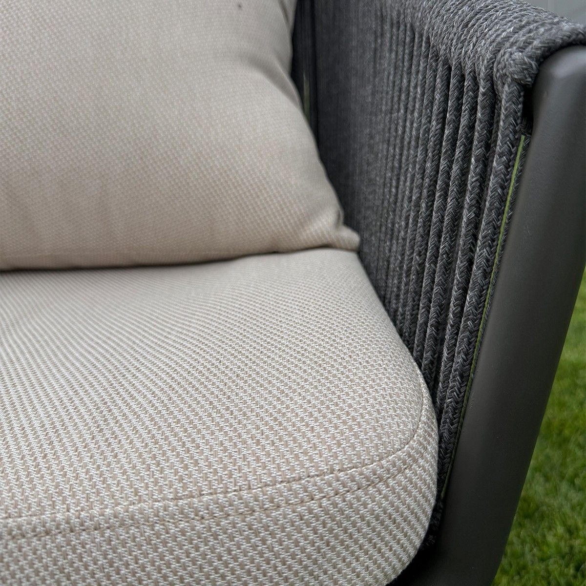 Set mobilier de 8 persoane, gradina sau terasa, aluminiu, masa extensibila cu blat de piatra, impletitura tip funie, Maldives