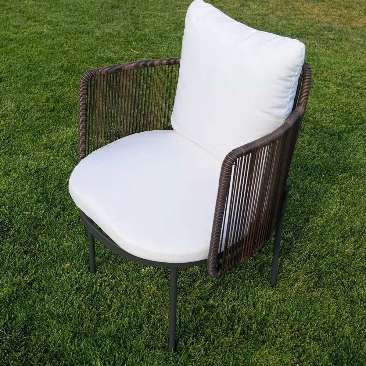 Set mobilier terasa sau gradina, masa Tec cu 8 scaune perne incluse, cadru Aluminiu si poliratan, Mora