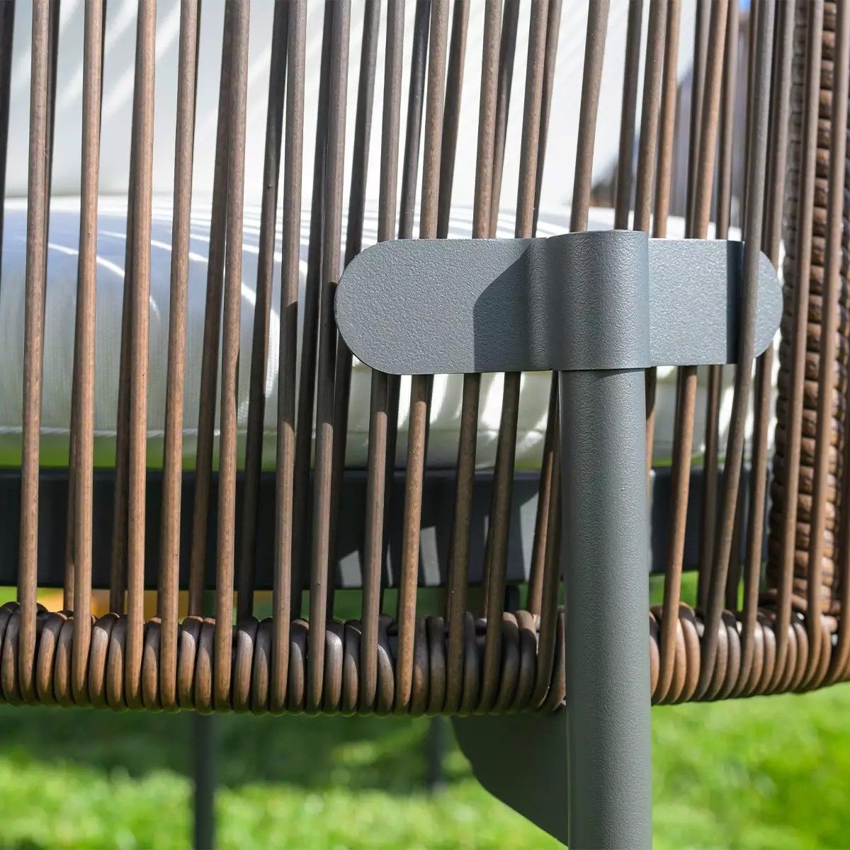 Set mobilier terasa sau gradina, masa Tec cu 8 scaune perne incluse, cadru Aluminiu si poliratan, Mora